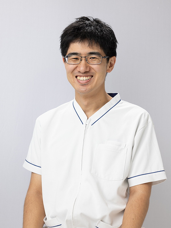 歯科医師：岡村